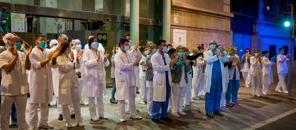 Médicos españoles - Sputnik Mundo