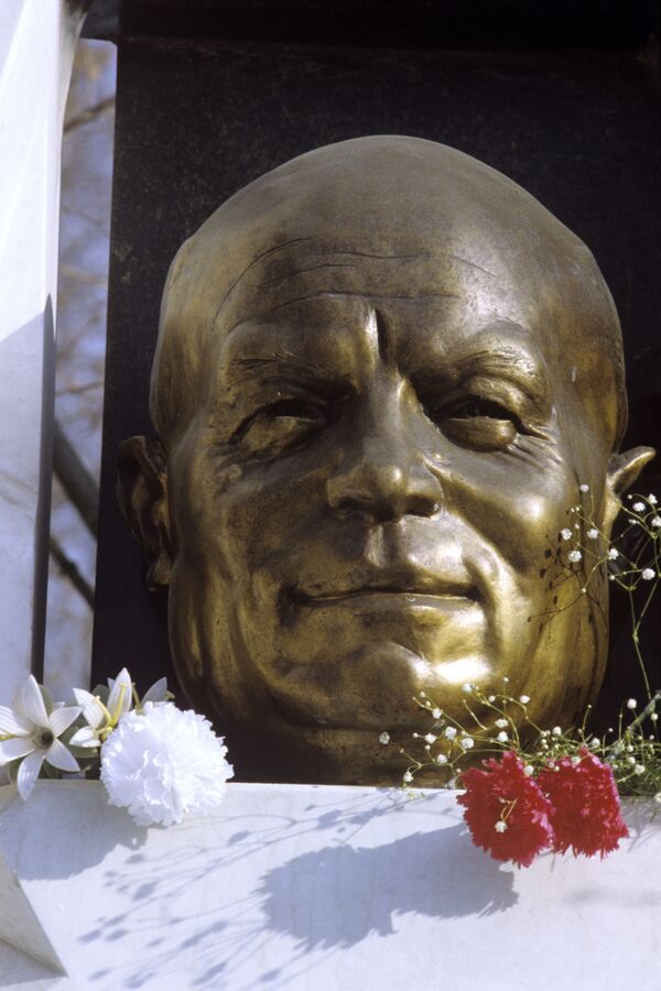 Ernst Neizvestni: un artista de luto y un hombre de libertad
Ernst Neizvestni: un artista de luto y un hombre de libertad
- Sputnik Mundo