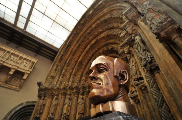 Ernst Neizvestni: un artista de luto y un hombre de libertad
Ernst Neizvestni: un artista de luto y un hombre de libertad
- Sputnik Mundo