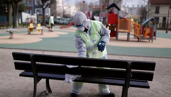 Un banco en Francia - Sputnik Mundo