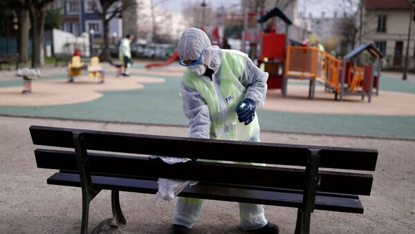 Un banco en Francia Un banco en Francia - Sputnik Mundo