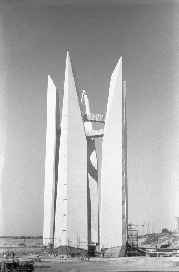 Ernst Neizvestni: un artista de luto y un hombre de libertad
Ernst Neizvestni: un artista de luto y un hombre de libertad
- Sputnik Mundo