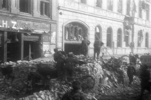 La batalla de Konigsberg: cómo la mejor fortaleza del Reich cayó ante el Ejército Rojo La batalla de Konigsberg: cómo la mejor fortaleza del Reich cayó ante el Ejército Rojo - Sputnik Mundo