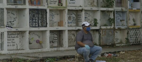 Ecuador se enfrenta al embate del coronavirus: Guayaquil construye dos nuevos cementerios - Sputnik Mundo