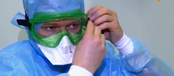 Así trabajan los médicos rusos en el hospital de Bérgamo - Sputnik Mundo