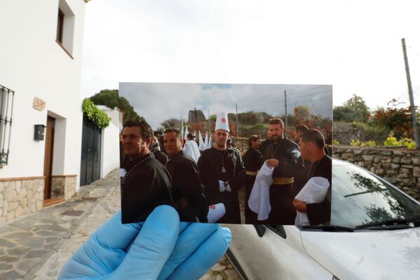 La fiesta se queda en fotos: cómo el virus afectó a la Semana Santa en una ciudad española 

 - Sputnik Mundo