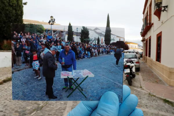 La fiesta se queda en fotos: cómo el virus afectó a la Semana Santa en una ciudad española
La fiesta se queda en fotos: cómo el virus afectó a la Semana Santa en una ciudad española
- Sputnik Mundo