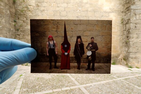 La fiesta se queda en fotos: cómo el virus afectó a la Semana Santa en una ciudad española 

 - Sputnik Mundo