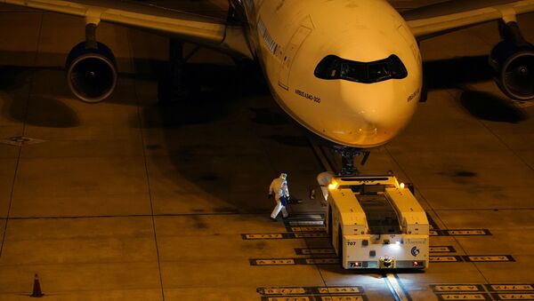 Repatriación de los ciudadanos de Aaustralia y Nueva Zelanda del crucero Greg Mortimer - Sputnik Mundo