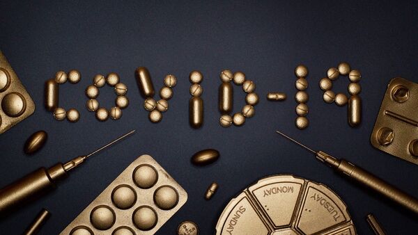 El coronavirus COVID-19 entre pastillas y jeringas - Sputnik Mundo