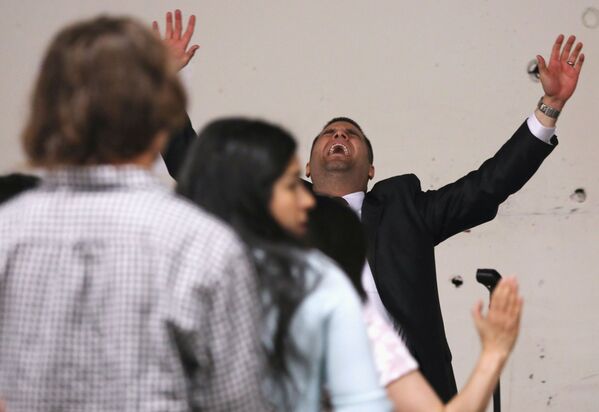 Desde sus casas por el COVID-19: cómo los católicos celebraron la Pascua

 - Sputnik Mundo