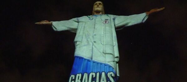 El Cristo Redentor rinde homenaje a los médicos en plena pandemia de COVID-19 El Cristo Redentor rinde homenaje a los médicos en plena pandemia de COVID-19 - Sputnik Mundo