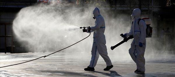 Desinfección de las calles en Francia - Sputnik Mundo