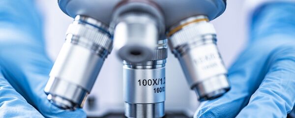 Un microscopio (imagen referencial) - Sputnik Mundo