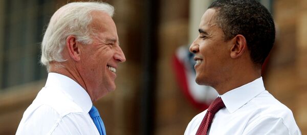 El ex presidente de EEUU, Barack Obama con el candidato presidencial del Partido Demócrata, Joe Biden - Sputnik Mundo