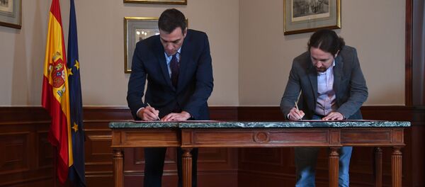 Pedro Sánchez y Pablo Iglesias - Sputnik Mundo