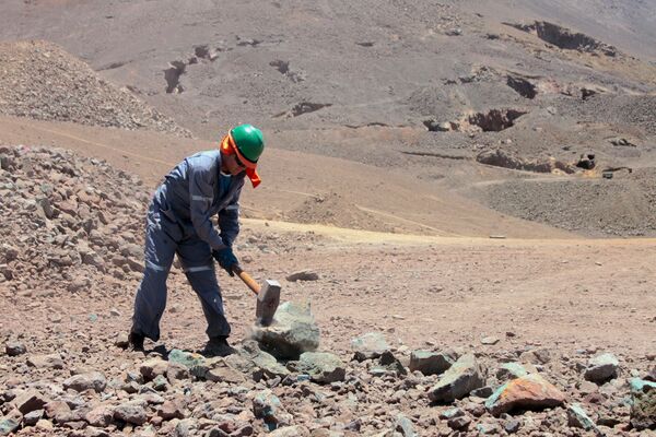 Las medidas que frenan el coronavirus y la producción de cobre en Chile - Sputnik Mundo