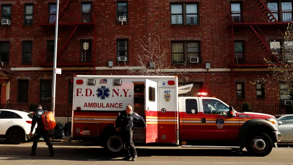 Ambulancia en Nueva York, EEUU - Sputnik Mundo