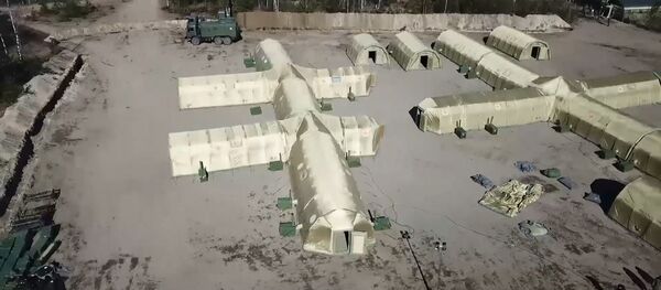 Así los militares rusos despliegan un hospital de campaña - Sputnik Mundo