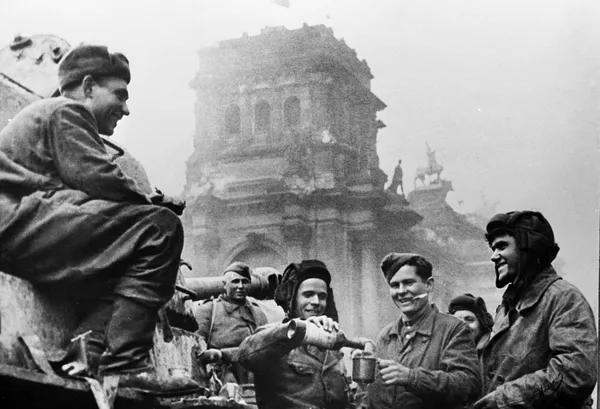 La ofensiva de Berlín: la batalla que definió el fin de la Segunda Guerra Mundial La ofensiva de Berlín: la batalla que definió el fin de la Segunda Guerra Mundial - Sputnik Mundo