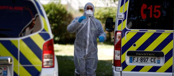 Ambulancia en Francia - Sputnik Mundo