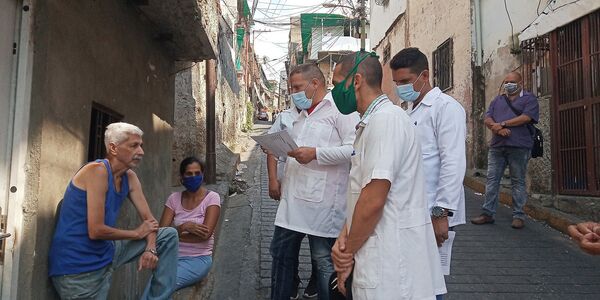 A la caza casa por casa: así frena Venezuela el coronavirus (y con médicos cubanos) A la caza casa por casa: así frena Venezuela el coronavirus (y con médicos cubanos) - Sputnik Mundo