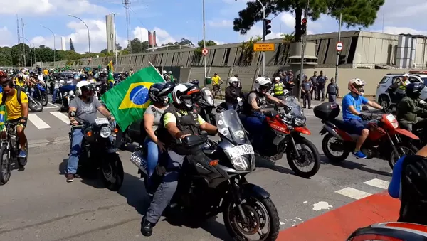 Las calles de varias ciudades se llenan para exigir el fin del bloqueo por el COVID-19