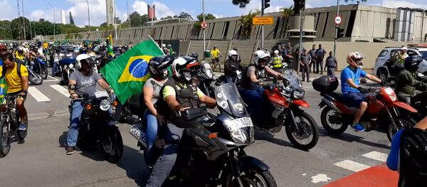 Las calles de varias ciudades se llenan para exigir el fin del bloqueo por el COVID-19 - Sputnik Mundo