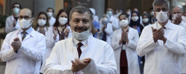El ministro de Sanidad turco, Fahrettin Koca, durante la ceremonia de inauguración de lo que será el hospital más grande en Europa El ministro de Sanidad turco, Fahrettin Koca, durante la ceremonia de inauguración de lo que será el hospital más grande en Europa - Sputnik Mundo
