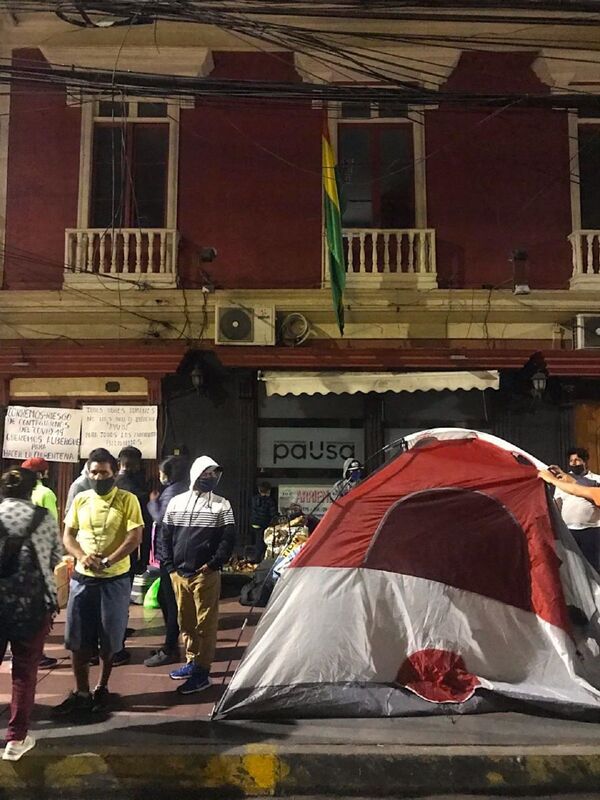 Atrapados sin salida: la odisea de los trabajadores bolivianos varados en la frontera norte de Chile - Sputnik Mundo