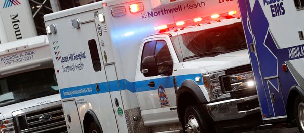 Una ambulancia en Nueva York, EEUU - Sputnik Mundo