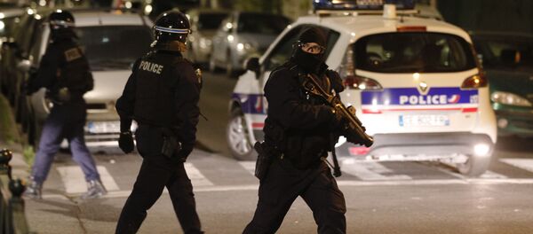 Policías franceses (imagen referencial) - Sputnik Mundo