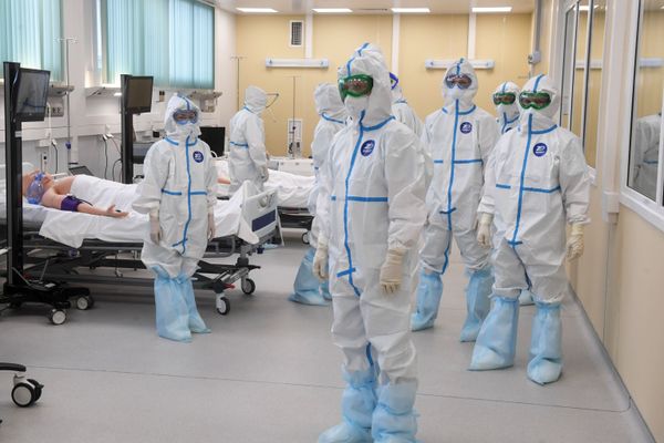 Construyen un hospital para enfermedades infecciosas en un tiempo récord en Moscú | Vídeo Construyen un hospital para enfermedades infecciosas en un tiempo récord en Moscú | Vídeo - Sputnik Mundo