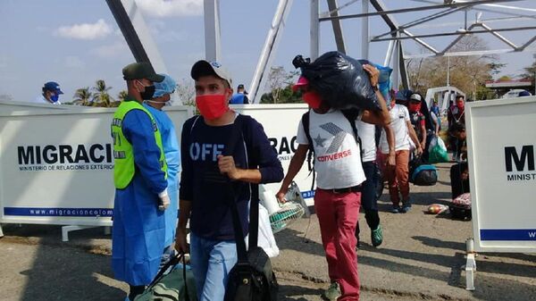 El éxodo al revés de los venezolanos que vuelven a casa ante la pandemia - Sputnik Mundo