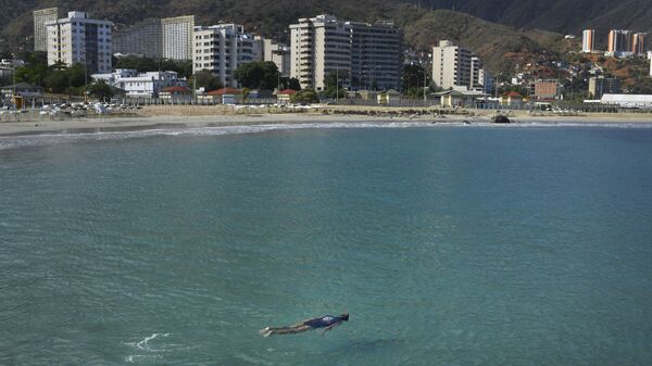 La playa de Los Corales en La Guaira, Venezuela - Sputnik Mundo