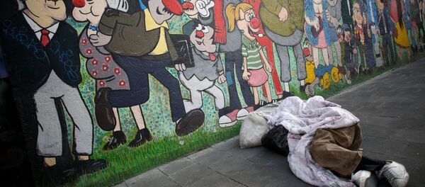 Un persona en situación de calle en México durante la pandemia de COVID-19 - Sputnik Mundo