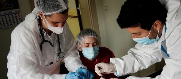 Médicos españoles - Sputnik Mundo
