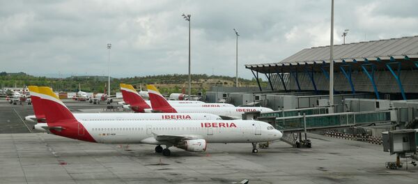 Aviones aparcados en el aeropuerto de Madrid-Barajas Adolfo Suárez  - Sputnik Mundo