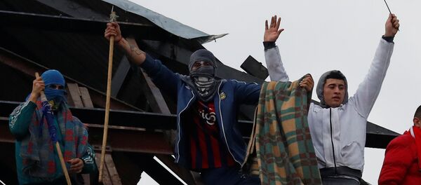 Motín en cárcel de Devoto, Buenos Aires, en reclamo de medidas contra COVID-19 - Sputnik Mundo