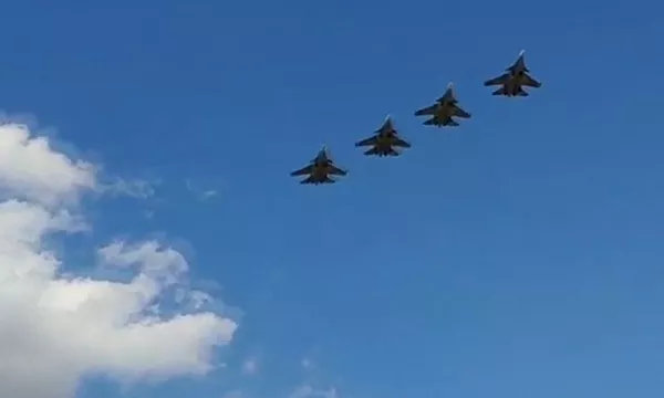 Cazas y bombarderos rusos cruzan el cielo sobre el mar Báltico
Cazas y bombarderos rusos cruzan el cielo sobre el mar Báltico
- Sputnik Mundo