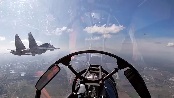 Cazas y bombarderos rusos cruzan el cielo sobre el mar Báltico
Cazas y bombarderos rusos cruzan el cielo sobre el mar Báltico
- Sputnik Mundo