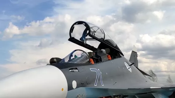 Cazas y bombarderos rusos cruzan el cielo sobre el mar Báltico
Cazas y bombarderos rusos cruzan el cielo sobre el mar Báltico
- Sputnik Mundo