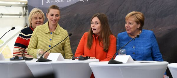 La primera ministra de Noruega, Dinamarca, Islandia y de Alemania en una rueda de prensa - Sputnik Mundo