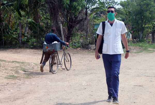 Médico cubano: las comunidades organizadas son la clave para vencer al COVID-19 - Sputnik Mundo