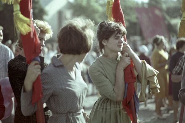 Paz, trabajo y demostraciones: el Primero de Mayo en la URSS - Sputnik Mundo