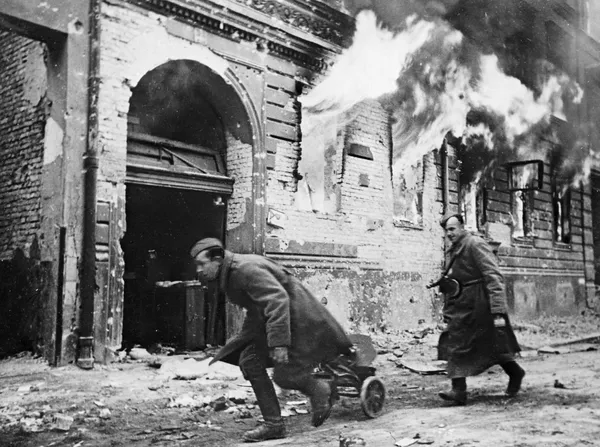 Las instantáneas históricas de la Batalla de Berlín - Sputnik Mundo