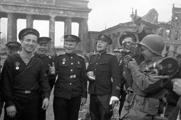 Las instantáneas históricas de la Batalla de Berlín - Sputnik Mundo