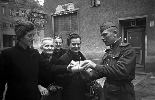 Las instantáneas históricas de la Batalla de Berlín - Sputnik Mundo