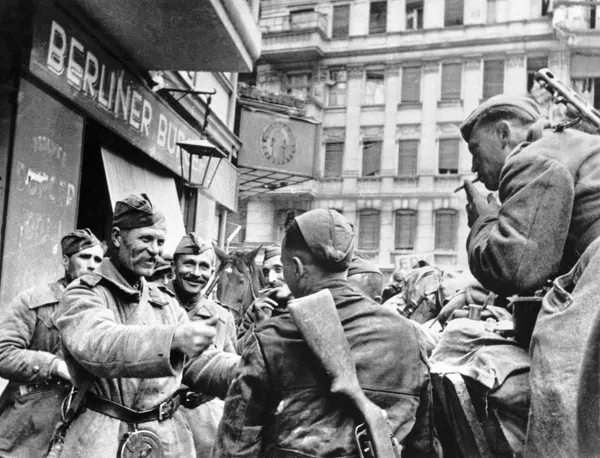 Las instantáneas históricas de la Batalla de Berlín - Sputnik Mundo