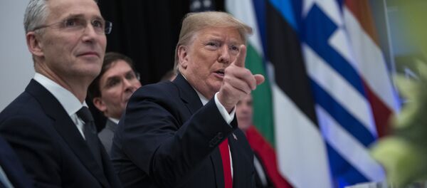 Donald Trump y Jens Stoltenberg - Sputnik Mundo